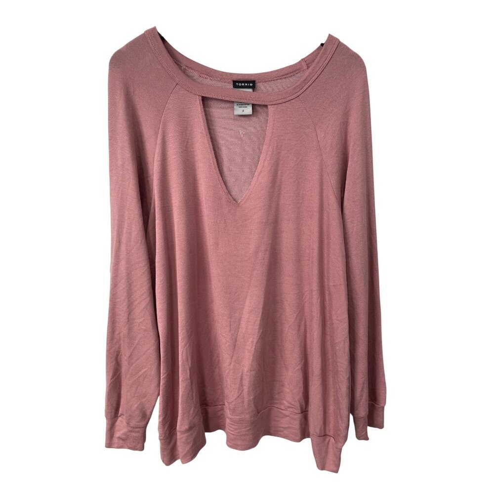 Torrid Top Size 2X Long Sleeve Pullover Cutout V Neck Pink Rayon Blend Essential
